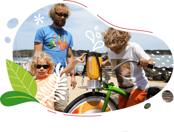 le vélo à smoothie fabriqué en france normandie remporte un franc succès lors des animations familiales comme sur cette photo